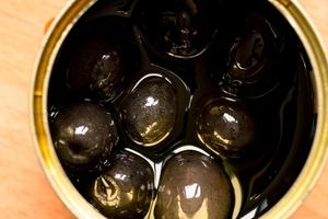 Read more about the article Why Do Black Olives Come In Cans? Explained